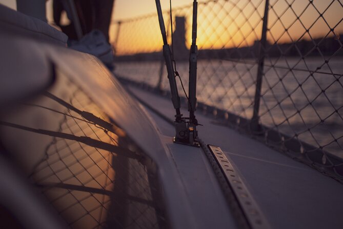 Sunset sailboat tour in Lisbon with green wine - The best part is the changing light