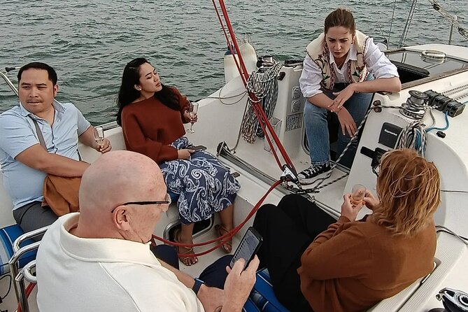 Sunset sailing boat trip in Lisbon with snacks - The crew and the feel of the outing