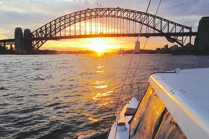 Sydney Harbour: Tall Ship Lunch Cruise - Lunch on the water
