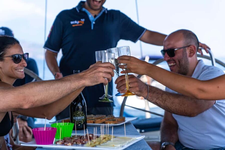 Taormina: Sailing boat tour with aperitif included - Spisone and the first swim