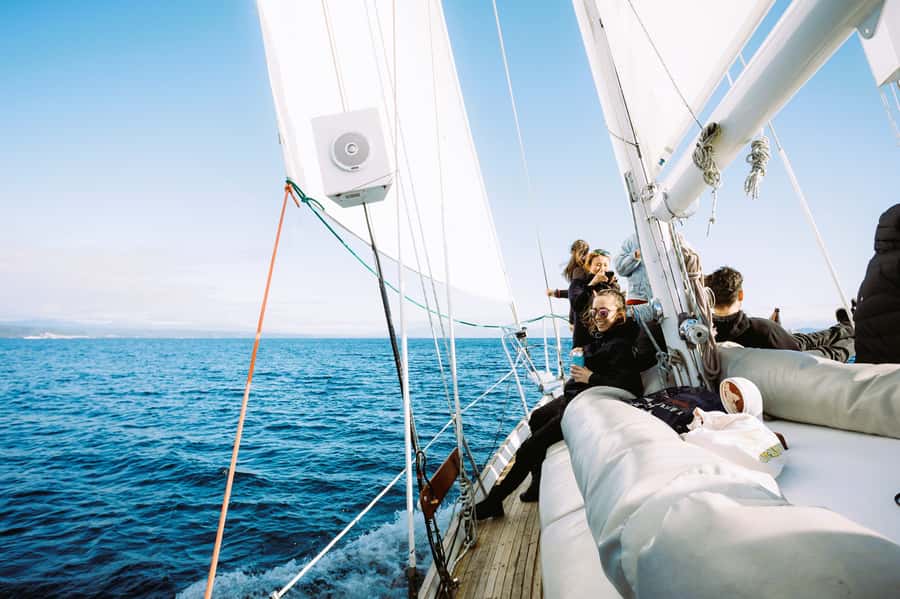 Taupō: Sail Barbary Eco Sailing to the Maori Rock Carvings - Drinks, Food, and the Evening Option