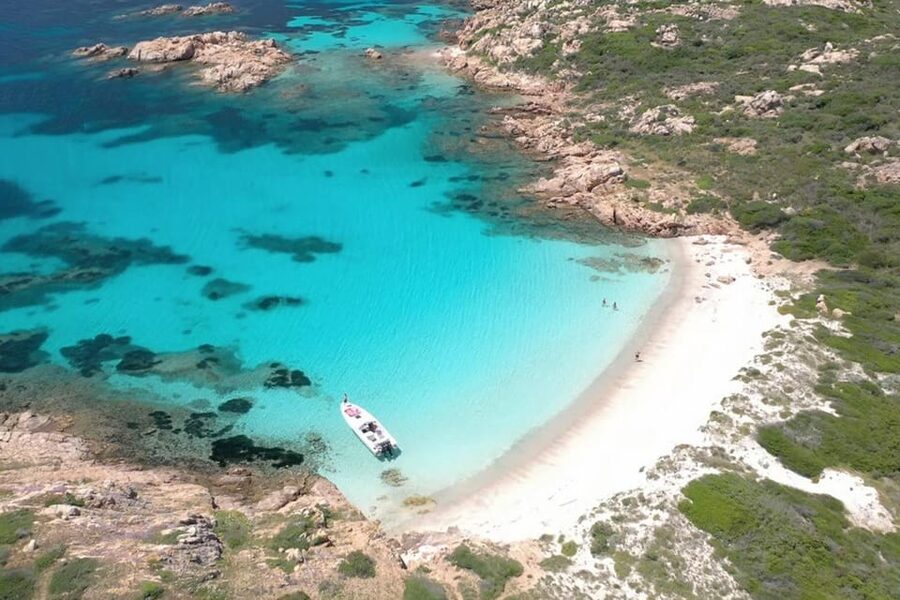 TAVOLARA TOUR WITH 15 METERS VINTAGE SAILBOAT WITH APERITIF - The essentials at a glance
