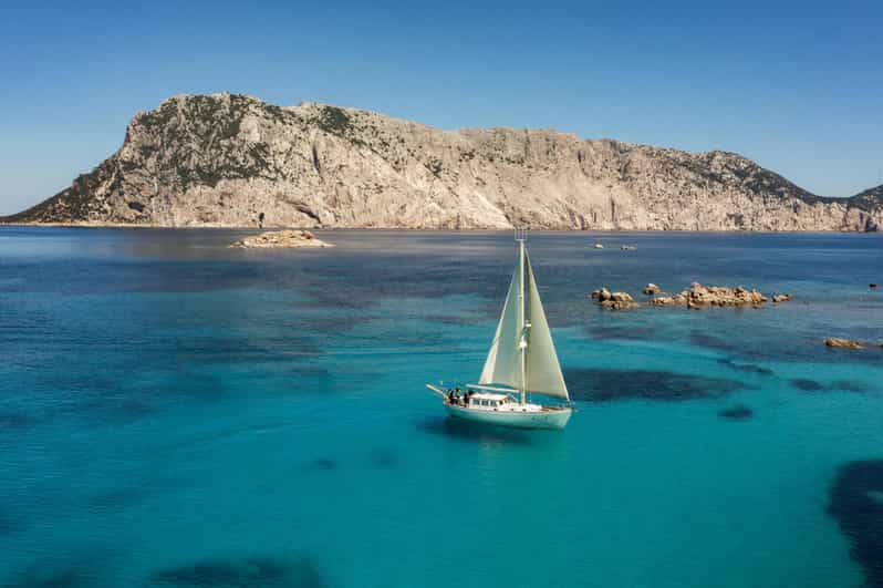 TAVOLARA TOUR WITH 15 METERS VINTAGE SAILBOAT WITH APERITIF - What the $106 price really covers