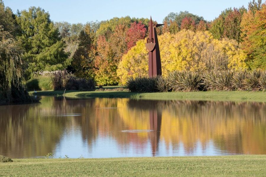 Tigre: sailing and hiking around El Descanso Island - Art by Argentine names in an outdoor setting