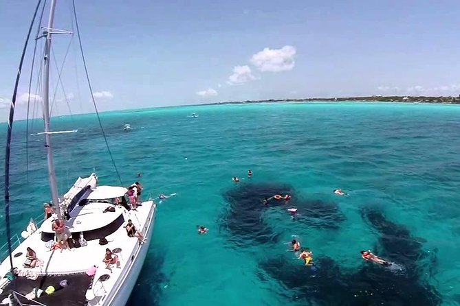 Top Sailing to Isla Mujeres with lunch and open bar from Cancun - A party boat with an open national bar