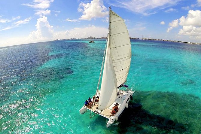 Top Sailing to Isla Mujeres with lunch and open bar from Cancun - Buffet lunch at the private beach club