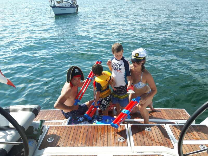 Toronto: Sailing Yacht Cruise of Toronto Harbor and Islands - Shared cruise or private yacht