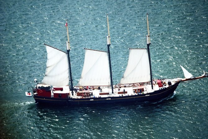 Toronto Tall Ship Boat Cruise - Food, drinks, and the onboard atmosphere