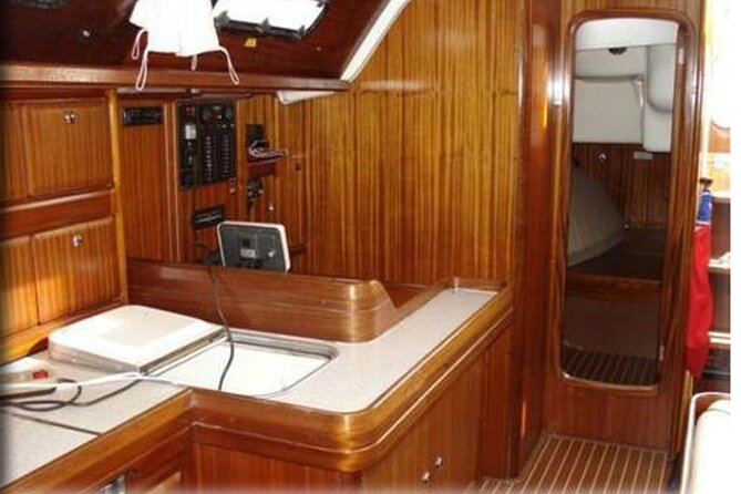 Tour Sailboat 15 mt. BOARDING FROM LA MADDALENA islands Archipelago - Port Madonna, the calm center of the route
