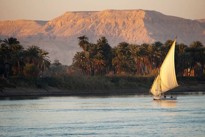 Tour to Pyramids, Sphinx, Ancient Islamic Cairo Including Felucca Sailing Boat - Facing the Great Pyramid of Khufu