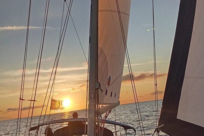 Tour to the islands of the La Maddalena Archipelago by sailing boat - Key points at a glance