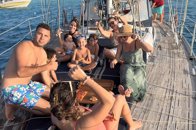 Tropical Sailing Experience with BBQ Lunch or BBQ Dinner in Aruba - Who will get the most from this Aruba sail