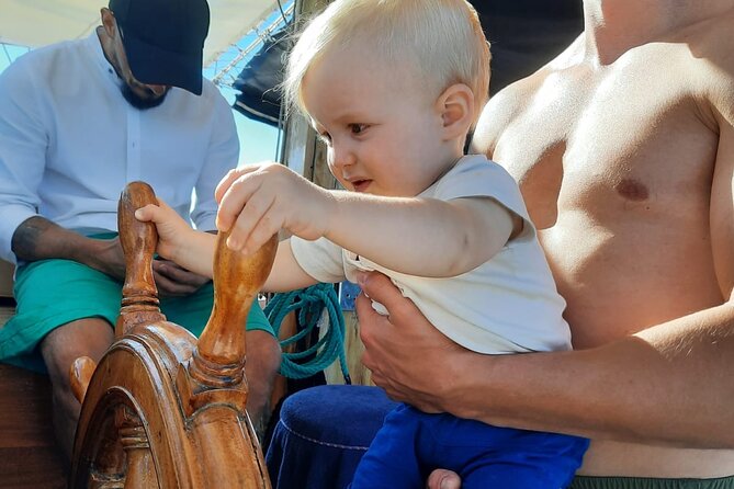 Unique sailing experience to Aegina-Metopi and Skala - Boat comfort and the semi-private claim