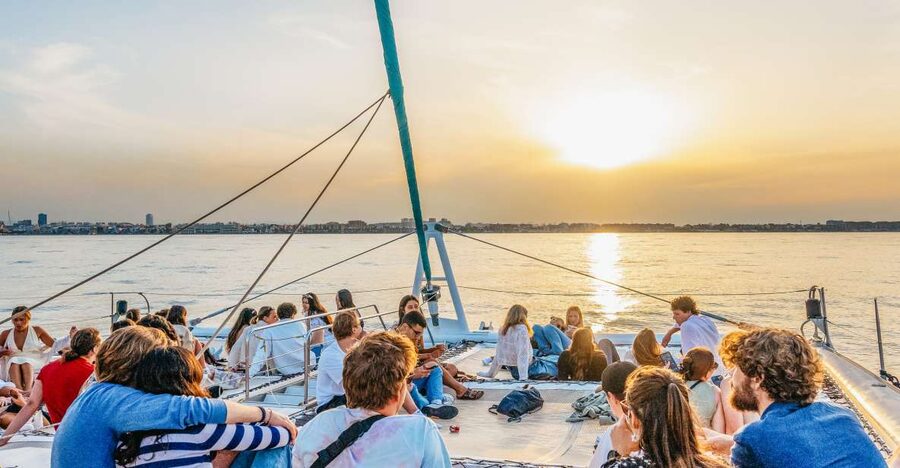 Valencia: Sailing Catamaran Cruise with Sunset Option and DJ - The DJ Option and Onboard Atmosphere