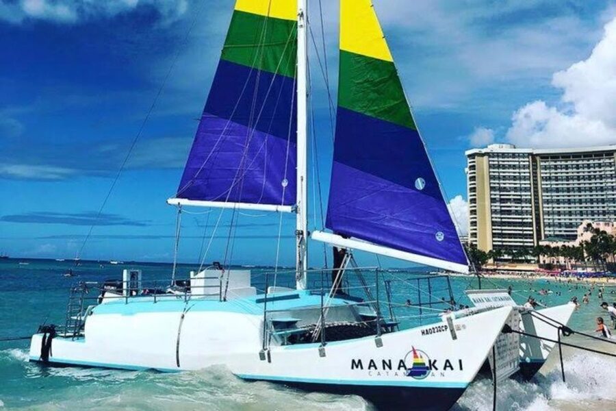 Waikiki Beach: Turtle Snorkeling and Sailing on Hāwea - The quiet payoff: sailing along Waikiki