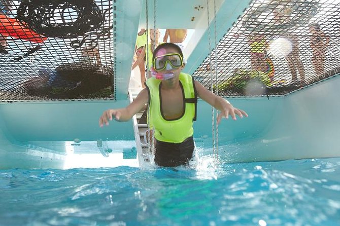 West Oahu Dolphin Watch and Snorkel Sail with Lunch - How the crew shapes the morning