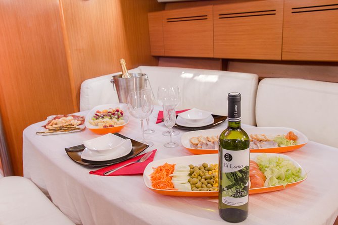 Whales & Dolphins watching in exclusive sailboat - Sailing atmosphere, with one important caveat