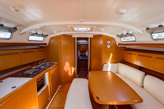Whales & Dolphins watching in exclusive sailboat - Practical details for a smoother outing