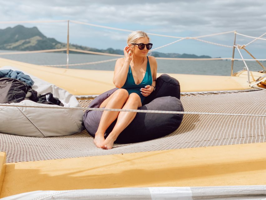 Whitianga: Sailing Trip to Cathedral Cove - What the crew adds to the experience