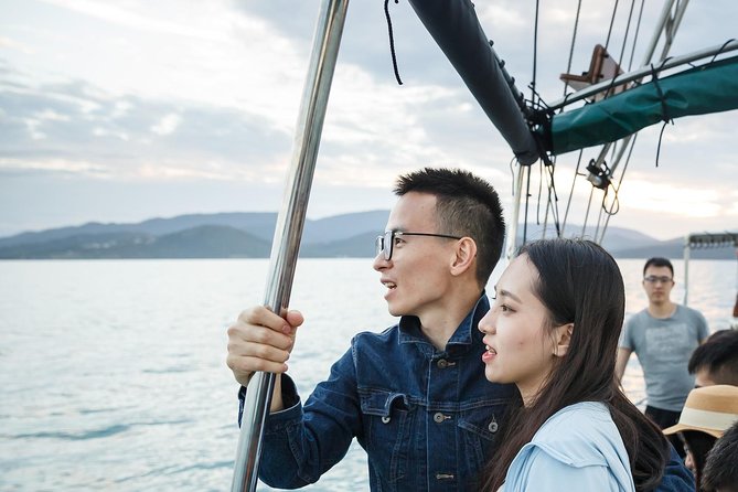 Whitsundays Sunset Sailing Cruise - A quiet alternative to Airlie Beach party boats
