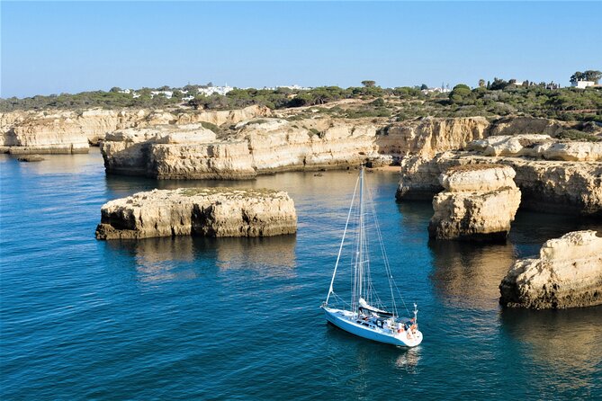 Yatch FINISMAR: 3hours Sailing to Benagil - The swim stop in the Atlantic