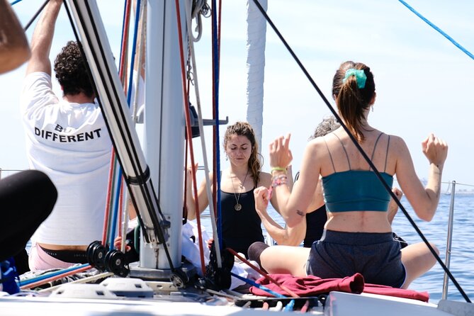 Yoga Session and Sailing Adventure in Barcelona - Yoga on a moving boat with Agustina