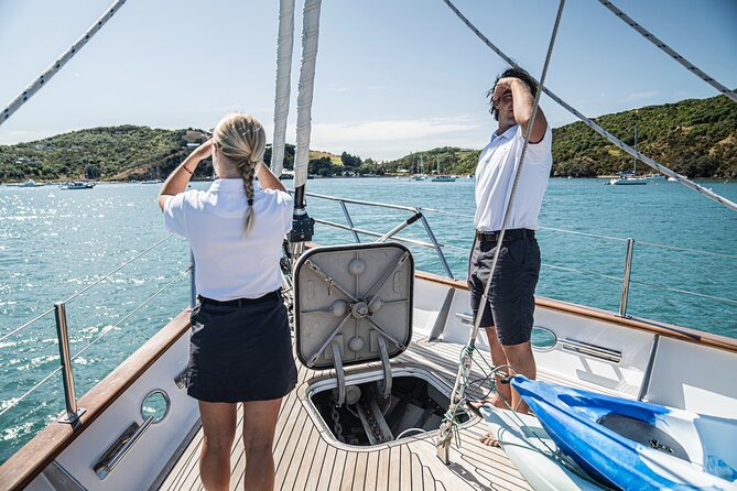 Yonder Star Sailing Yacht - Champagne, food, and the feel onboard