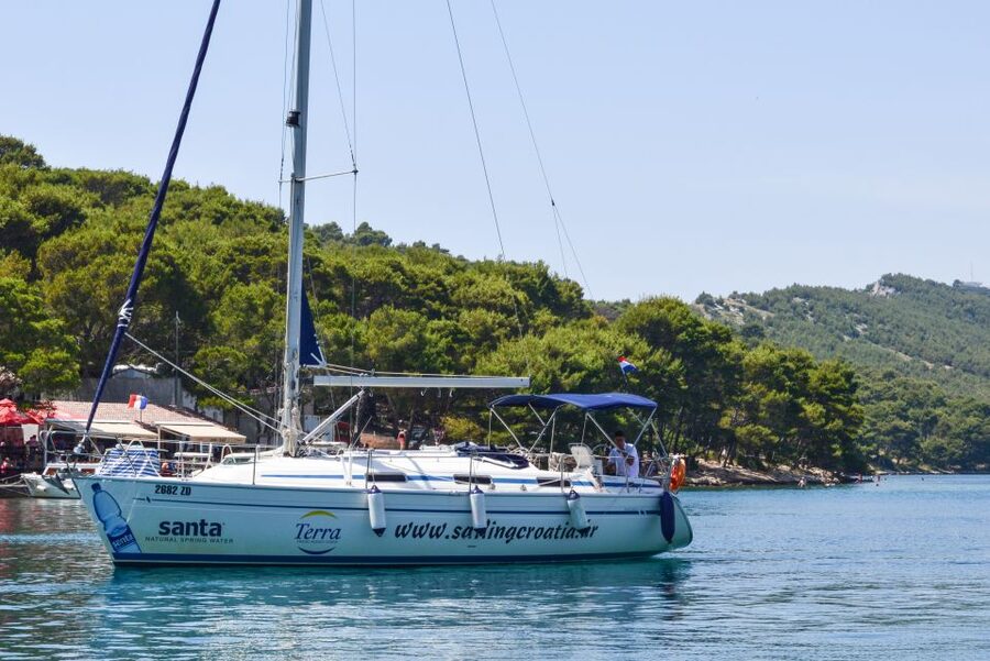 Zadar: Full-Day Sailing Trip to Kornati - The long run toward Kornati and Telašćica